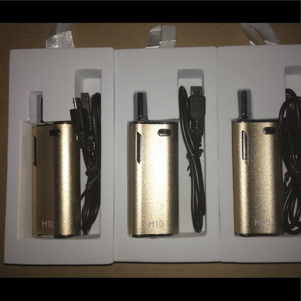 ✨NEW in package with charger! ✨Men & Women✨